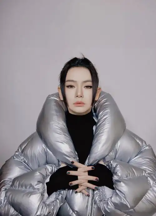 戚薇时尚图鉴##戚薇雅鹿全球代言人