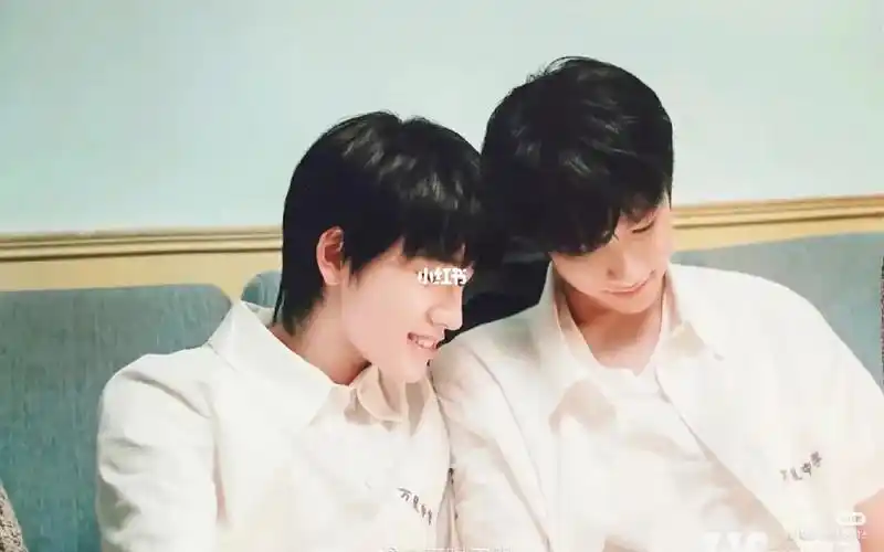 好看 原图也都很顶,为什么就把脸p成这个样子啊你看看这好看吗#宋亚轩