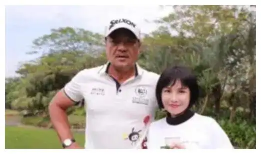 尤勇智被抛弃后8年不敢恋爱38岁娶娇妻沈蓉虽无子却也幸福