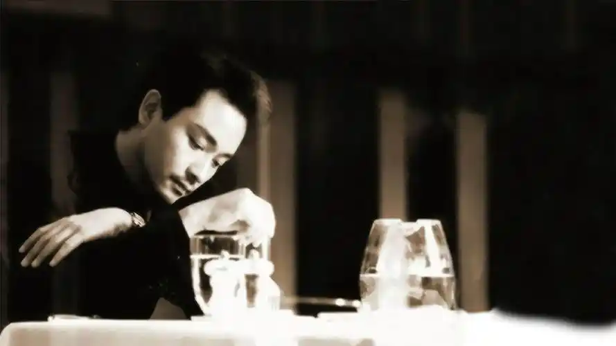 壁纸明星张国荣