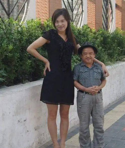 王大治陈三木等丑男这差距还真大长的越丑妻子越美