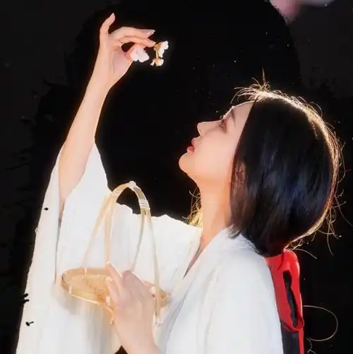 【100张】好看到惊艳的真人古风女生头像