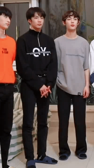 刘耀文14岁身高183腿长107许多人一辈子都长不到的高度