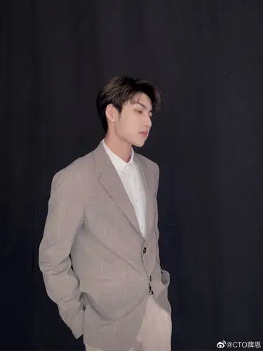 天啊薛恩穿西装真的是霸道总裁啊帅