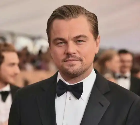 1994年,30岁"球花"问20岁的小李子:你喜欢年纪比你大的女人吗