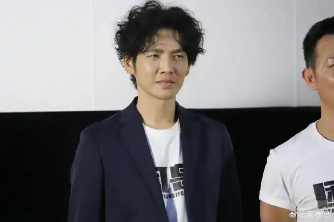 钟汉良首映现场跳queencard##电影困兽北京首映礼