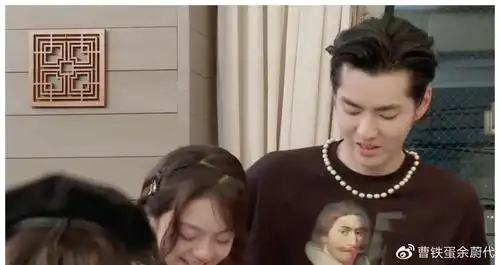 再看吴亦凡赵今麦互动他当时的话已说明问题了baby表情是亮点