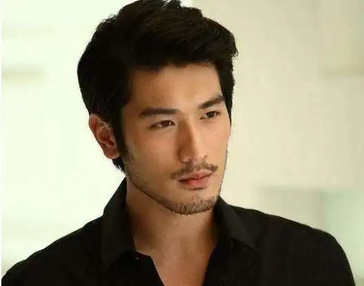 男生胡子怎么留?试试这三种样式,增添男子气概