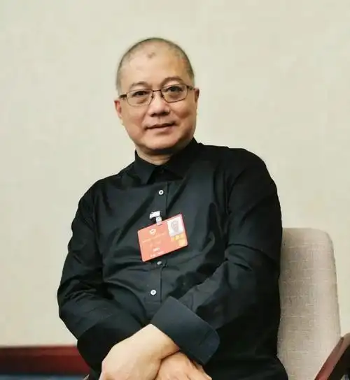 美育工作的新形势下,全国各级各类学校美育专业教师的需求量非常巨大