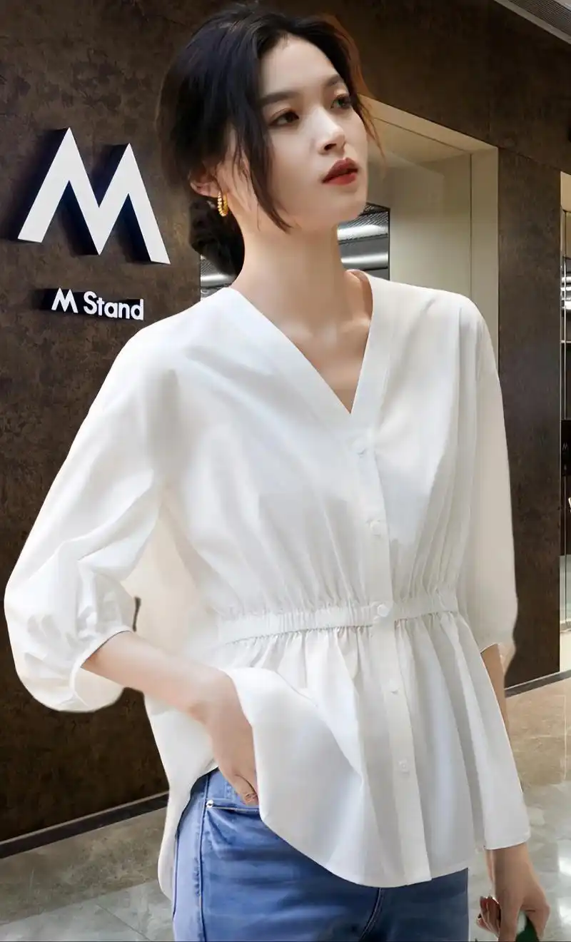 遮肉显瘦的白衬衫太气质啦!