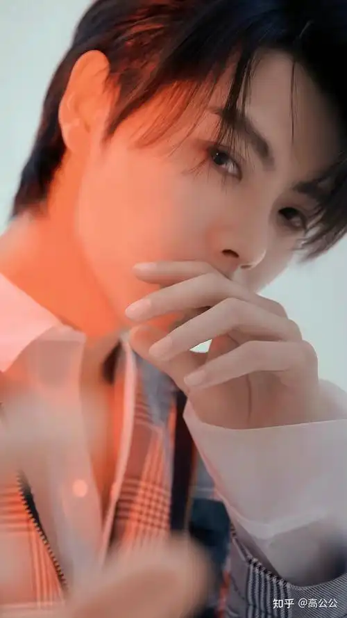 想找一张肖宇梁的图片做壁纸姐妹们有什么好推荐吗