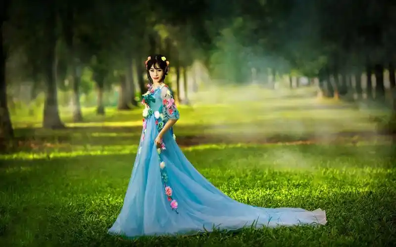 森系蝴蝶美女唯美意境写真图片桌面壁纸