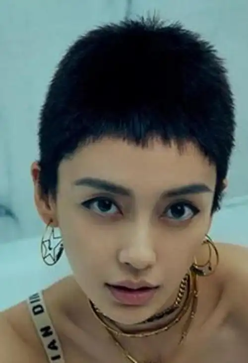 了娱乐圈中当红的四位女明星寸头照,可以说每一位的颜值都是非常高的