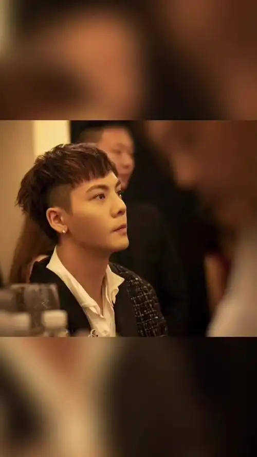 男士发型 陈伟霆同款小狼尾,颜值很重要,发型也很重要hallowey智年轻