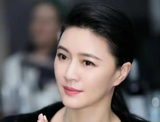 田海蓉:爱恋陆毅多年,与王志文相爱,丧夫之后继承其130亿遗产|鲍蕾