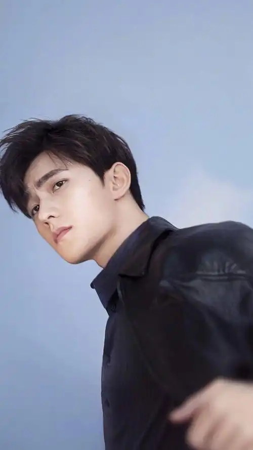 杨洋帅气图片高清手机壁纸