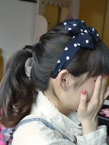 学生马尾发型如何扎 中学生马尾发型扎法