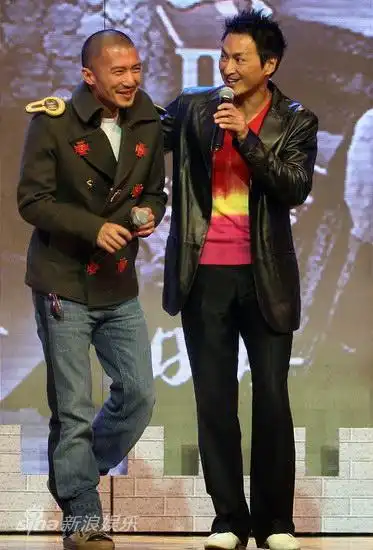 何家劲打趣谢霆锋《风云2》首映庆典 郑伊健谈友情几近哽咽新浪娱乐讯