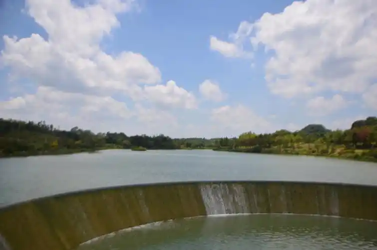 贵阳贵安新区月亮湖公园