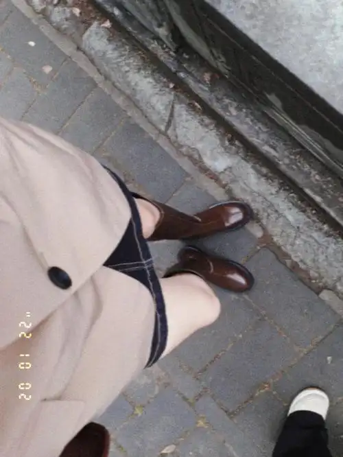 穿了两次就过季的靴子