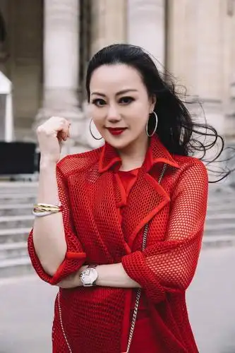 香港美人章小蕙56岁依旧美艳人生故事太精彩