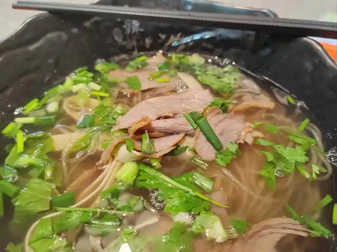 牛肉粉丝汤热乎乎