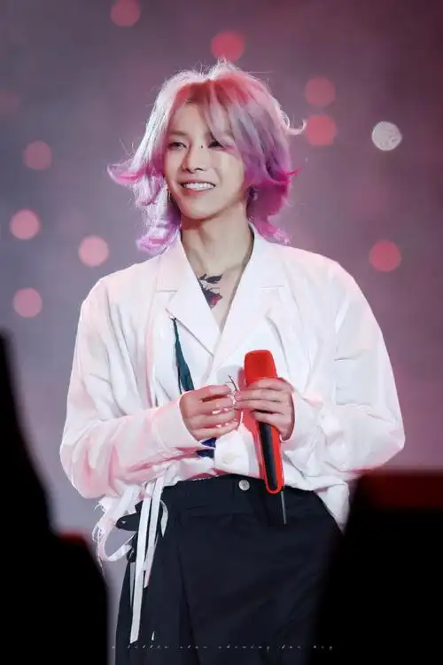 华晨宇超话好喜欢宝贝无所顾忌跟我们撒娇的样子.