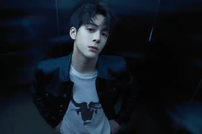 曾舜晞超话#晞有日常#不定期掉落的惊喜9615清隽雅致,质感卓然