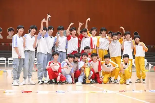 薄荷味的六月清风载着童话继续奔跑[纸飞机]「2020tf家族夏季运动会」