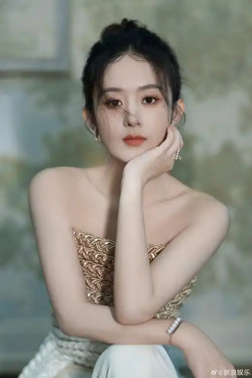 午间话题##花期很长的女明星