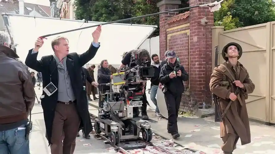 i诺兰在吗好莱坞著名西装三件套男诺兰导演片场照赏析新片定档啦