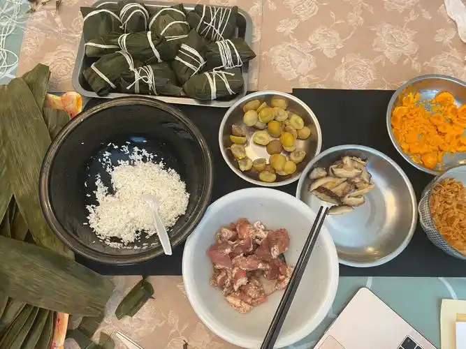温哥华在家包粽子