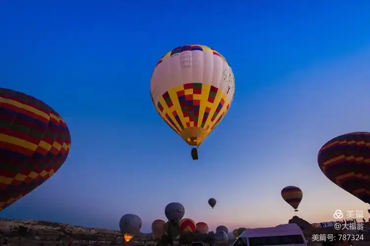 浪漫的土耳其,弥漫的热气球.