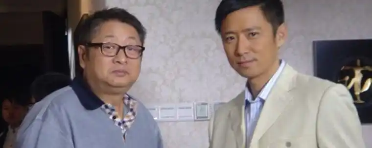 小半钟声2019-03-22 16:10:11 剧中,任大伟和女婿曾自强生活在一个