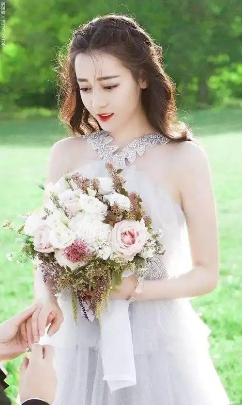 90后小花婚纱大pk郑爽甜美迪丽热巴迷人看到杨紫我想结婚了