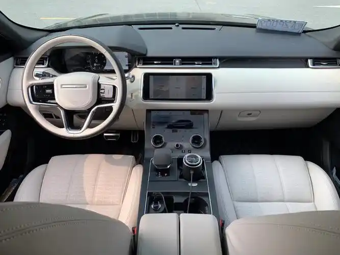 路虎揽胜星脉内饰