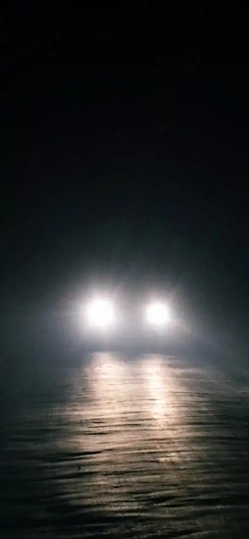 32张苹果手机开灯壁纸高清下载 炫酷iphone开灯壁纸大全