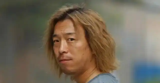 2006年,一部《疯狂的石头》彻底改变了黄渤的人生他在《疯狂的石头》