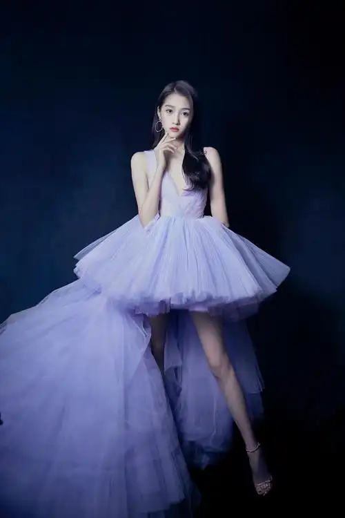 绝美!关晓彤身穿薰衣草紫纱裙!又仙又美好梦幻啊