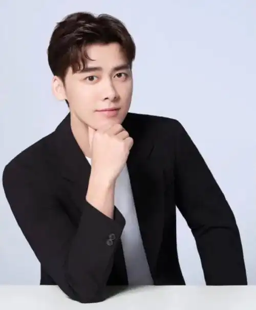 舒适达品牌代言人李易峰