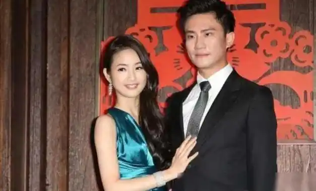 捉j在床反被打为奴为婢九年精神失常林依晨离婚不丢人