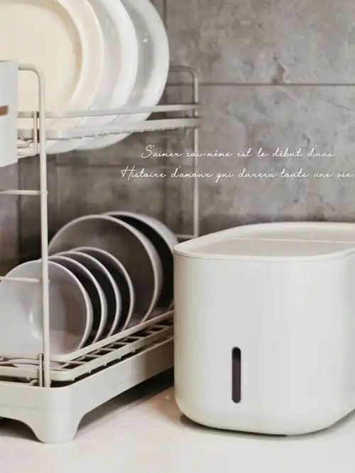 为了实现奶油色系厨房这米桶必须冲07