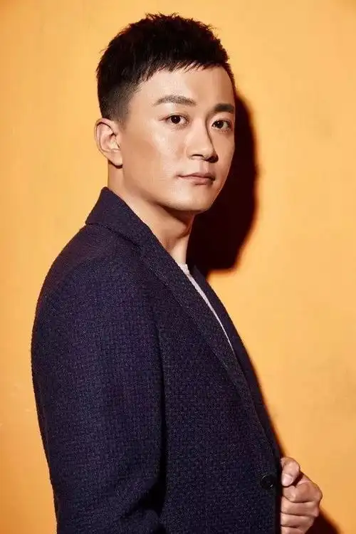 高远,一个隐藏的男主角,像"变色龙"一样去演戏