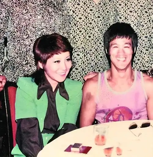 42年后再看丁佩,才明白也许让位给陈岚,是她最好的选择