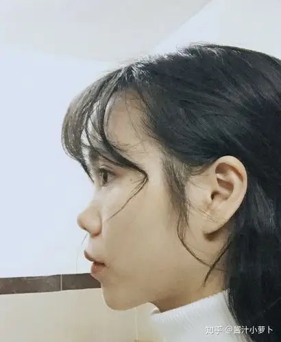 塌鼻子的女生留什么发型好看