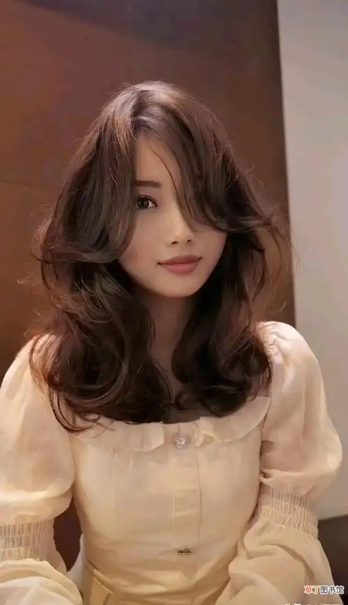 新时尚女生烫发15款 最新烫发发型