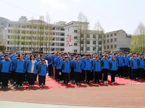 【校园传真】汉滨区大河中学举行2021年中考誓师大会