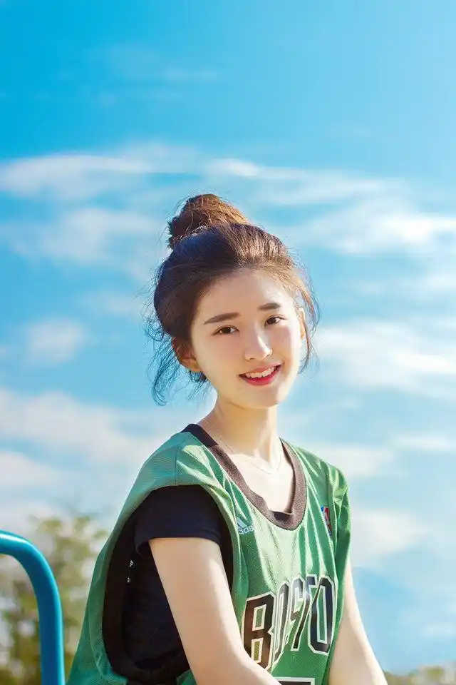 丸子头运动女孩元气满满 - 唯美写真