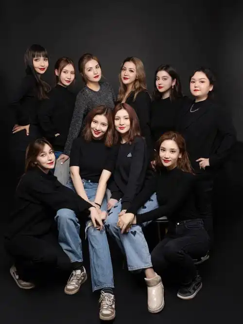 闺蜜照这么拍好干净整洁多人pose