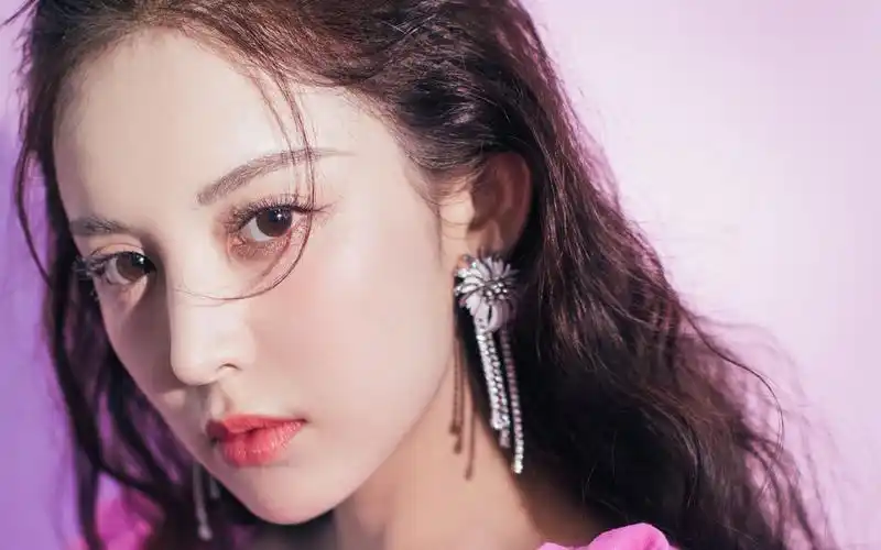 古力娜扎粉嫩甜美高清桌面壁纸